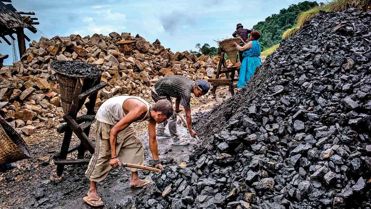 India says plants using imported coal to operate at full capacity till September